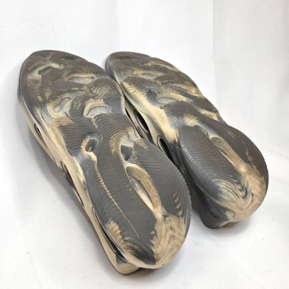 Adidas Yeezy Foam Runner MXT Moon Grey Mens Size 8 Marbled Slip On Clog - Picture 12 of 12